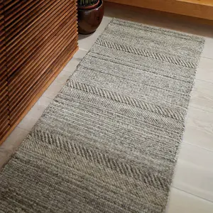 Grey Handmade Luxurious Modern Striped Easy to clean Rug for Dining Room, Bed Room, and Living Room-120cm X 170cm