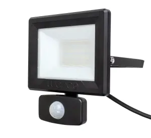 Luceco EFLD20B40P-05 Black Mains-powered Cool white Outdoor LED PIR Floodlight 1600lm