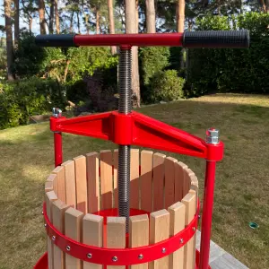 12 Litre Traditional Fruit and Apple Cider Press with Cross Bar and T Handle