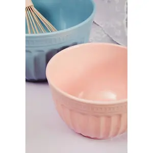 Interiors by Premier Versatile Medium Pink Mixing Bowl, Durable Mixing Bowl, Spacious Lightweight Rounded Serving Salad Bowl