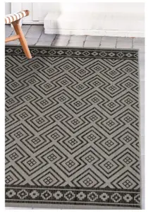 County Collection Geo Grey Indoor/Outdoor Rugs  11344A