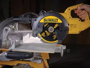 Dewalt DT1473-QZ Extreme PCD Fibre Cement Saw Blade 216 x 30mm x 8T DEWDT1473QZ