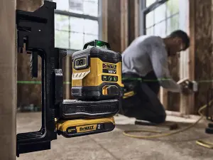 DeWalt DCLE34031D1 18V XR Compact Green Laser 3 x 360 Degree - 2.0Ah Battery