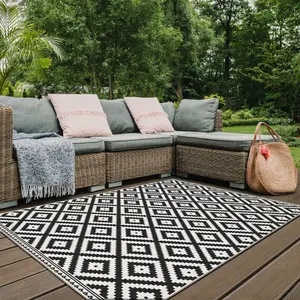 Duo Weave Collection Outdoor Rugs in Geometric Diamond Design