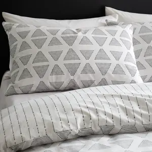 Tufted Print Geo Reversible Duvet Cover Set Double - 2 Standard Pillowcases