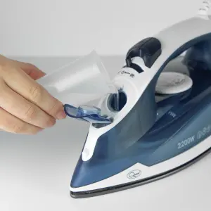 Quest 34140 2200W Professional Steam Iron