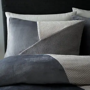 Cosy Larsson Geo Fleece Duvet Cover Set Single