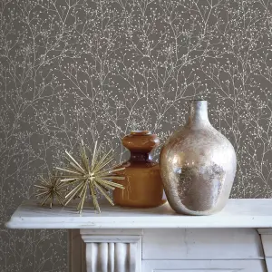 Clarissa Hulse Gypsophila Mocha & Silver effect Smooth Wallpaper