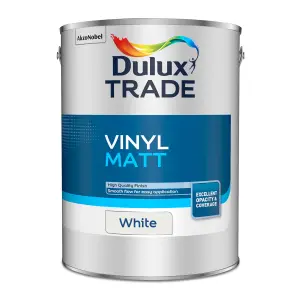 Dulux Trade White Matt Emulsion paint, 5L