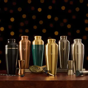 VonShef Cocktail Shaker Set Brushed Gold, 550ml Parisian Shaker, 6pc Home Bar/Bartender Set - Strainer, Muddler, Jigger & Gift Box