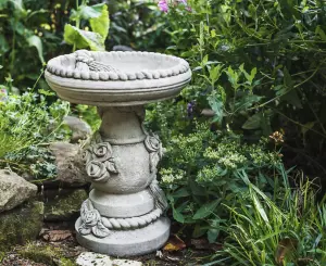 Rose and Rope Design Stone Birdbath