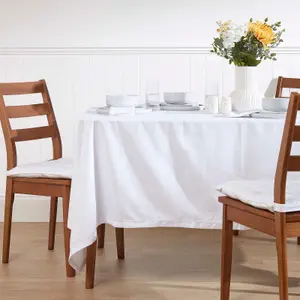 Homescapes White Tablecloth 137 x 178 cm