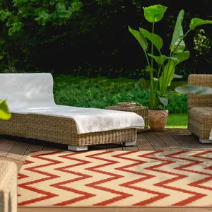 Large Garden Outdoor Rug For Patio, Reversible Chevron Colours, Red & Cream Waterproof Area Rug 160 x 230cm