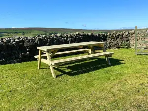 MG Timber Products - Heavy Duty Wooden Picnic Table / Bench, 4FT Pub Bench