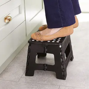 Folding Step Stool with Carry Handle - Lightweight Portable Multipurpose Non-Slip Step for Indoor or Outdoor - H22.5 x W32 x D25cm