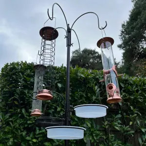 Deluxe Metal Bird Feeding Station With Four Large Feeders