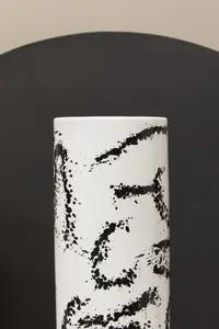 Interiors by Premier Durable Large Black And White Ceramic Vase, Easily Maintained Pottery Vase, Contemporary Vase For Flowers