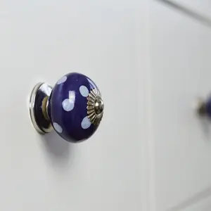 Nicola Spring - Round Ceramic Cabinet Knobs - Navy & Blue Spot - Pack of 6