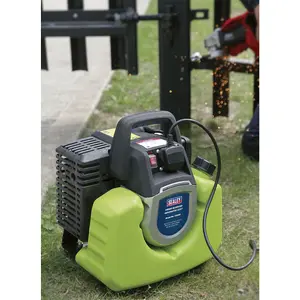 1000W Inverter Generator - 2-Stroke Engine - 3.5 Litre Fuel Tank - 230V Socket