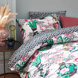 furn. Ishiko Floral Reversible Duvet Cover Set