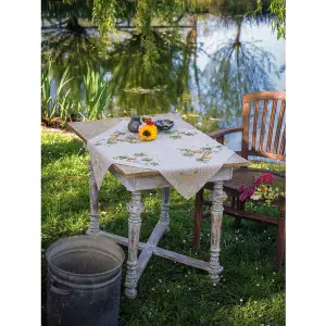 T/CLOTH GARDEN - Embroidery Kit: Tablecloth: Garden Equipment (Linen) - Vervaco