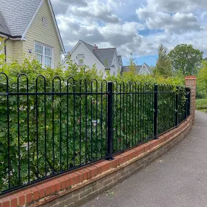 MAINTENANCE FREE 25 YEAR GUARANTEE ColourRail High-Quality Loop Top Railing Panel - 0.9m/3ft high by 2.4m/8ft wide in Black.