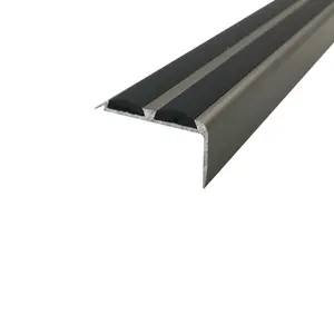 A37 36 x 20mm Anodised Aluminium Non Slip Rubber Stair Nosing Edge Trim With Inserts - Champagne With Black Rubber, 0.9m