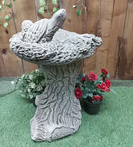 Stone Cast 'Bird nest' Design Garden Birdbath