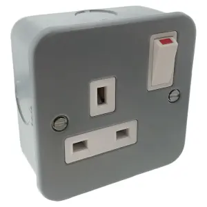 Selectric LG9099MB Metalclad Switch Socket 13 Amp - 1 Gang SP