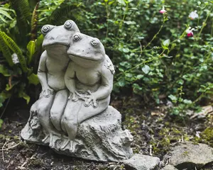 Cute Frog Couple Garden Ornament