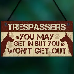 Red Ocean Funny Beware Trespassers Dog Warning Sign House Novelty Pet Dog Gifts Security Wall Gate Hanging Sign