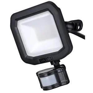 Luceco Black Smart PIR Floodlight