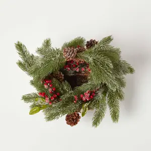 Homescapes Festive Wicker Basket Christmas Decoration with Green Fir, Berries and Pinecones