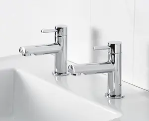 Bath Pillar Taps Chrome Finish Hot And Cold Taps