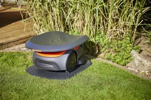 Flymo UltraLife Robotic Lawn Mower House