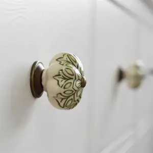 Nicola Spring - Floral Ceramic Cabinet Knobs - Pack of 6