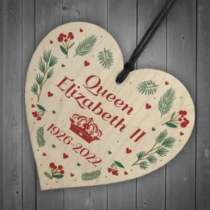 Red Ocean Memorial Sign For Queen Elizabeth II Wooden Heart In Memory Plaque Christmas Bauble