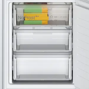 Bosch KIN86NSF0G Serie 2 60:40 Integrated Frost free Fridge freezer - White