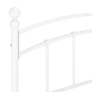 Berkfield Bed Frame White Metal 200x200 cm