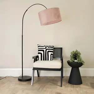 ValueLights Louis Black Arched Curved Floor Lamp with Blush Pink Velvet Drum Lamp Shade and LED Bulb