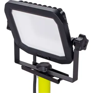 Luceco Castra Tripod Worklight 6600 LM 60W