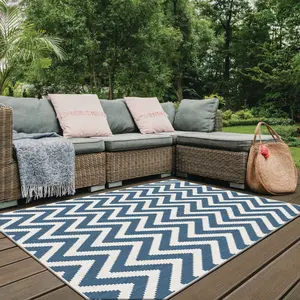 Duo Weave Collection Outdoor Rugs in Zigzag Design