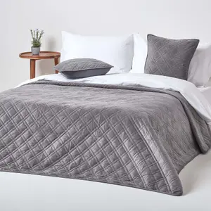 Homescapes Luxury Dark Grey Quilted Velvet Bedspread Geometric Pattern 'Paragon Diamond' Throw, 200 x 200 cm