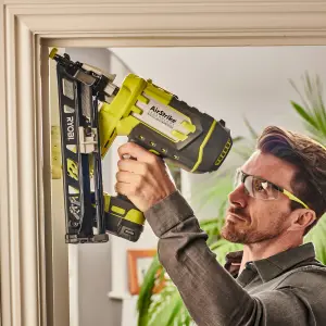 Ryobi 64mm 18V Li-ion One+ Cordless Nail gun (Bare Tool) - R15GN18-0