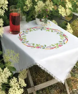 T/CLOTH SUMMER FLWRS - Embroidery Kit: Tablecloth: Summer Flower Ring - Anchor