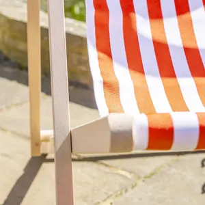 Harbour Housewares - Folding Wooden Deck Chair - Red Orange Stripe