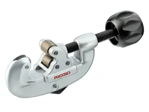 RIDGID No.20 Screw Feed Tubing Cutter with 54mm Capacity for Precision Cuts