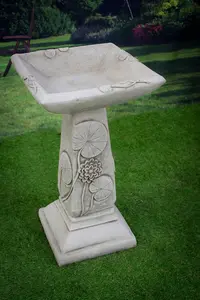 Lillypad Leaf Design Garden Birdbath