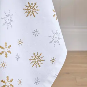 Homescapes Gold Snowflake Christmas Tablecloth 137 x 228 cm