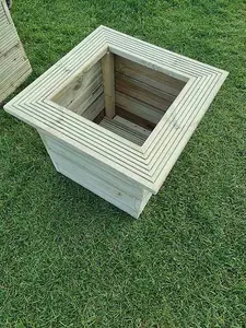 Tree Planter - Redwood - L67 x W67 x H55 cm